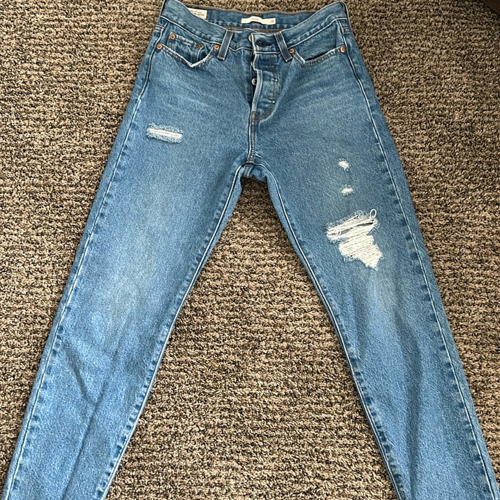 Women’s size 26 wedgie Levi’s Jeans